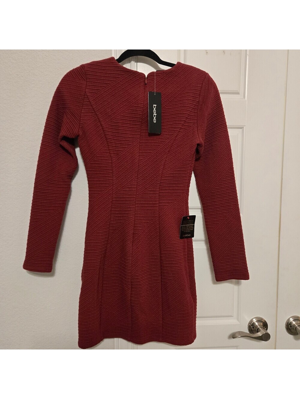 Bebe Red Textured Long Sleeve Bodycon Dress Y2K NWT Retail $149 - Picture 3 of 9